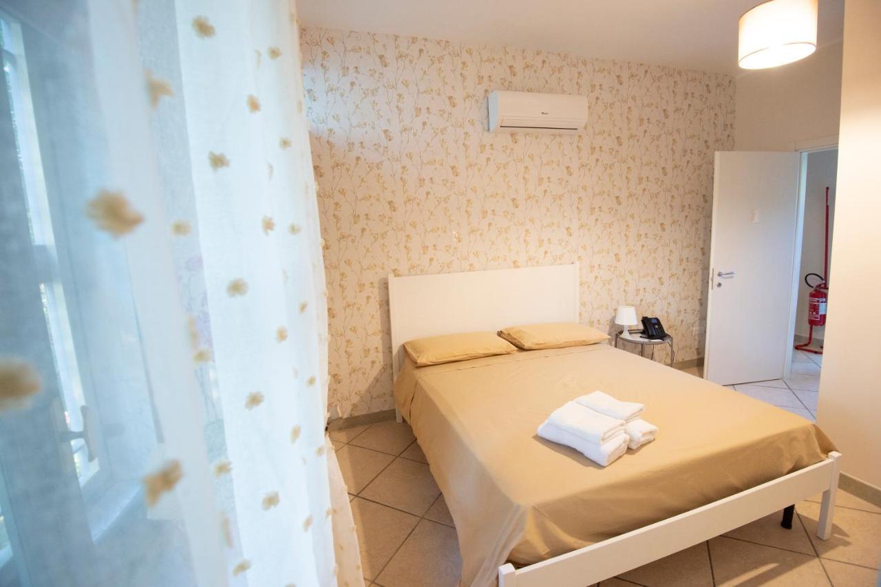 Donna Rosita Hotel San Felice a Cancello Eksteriør billede